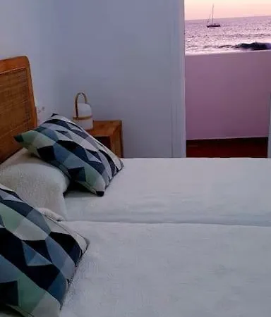 La Caleta Casa Junto Al Mar アパート