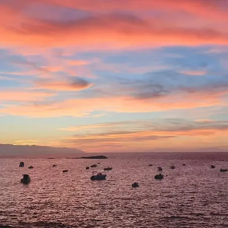 La Caleta Casa Junto Al Mar アパート